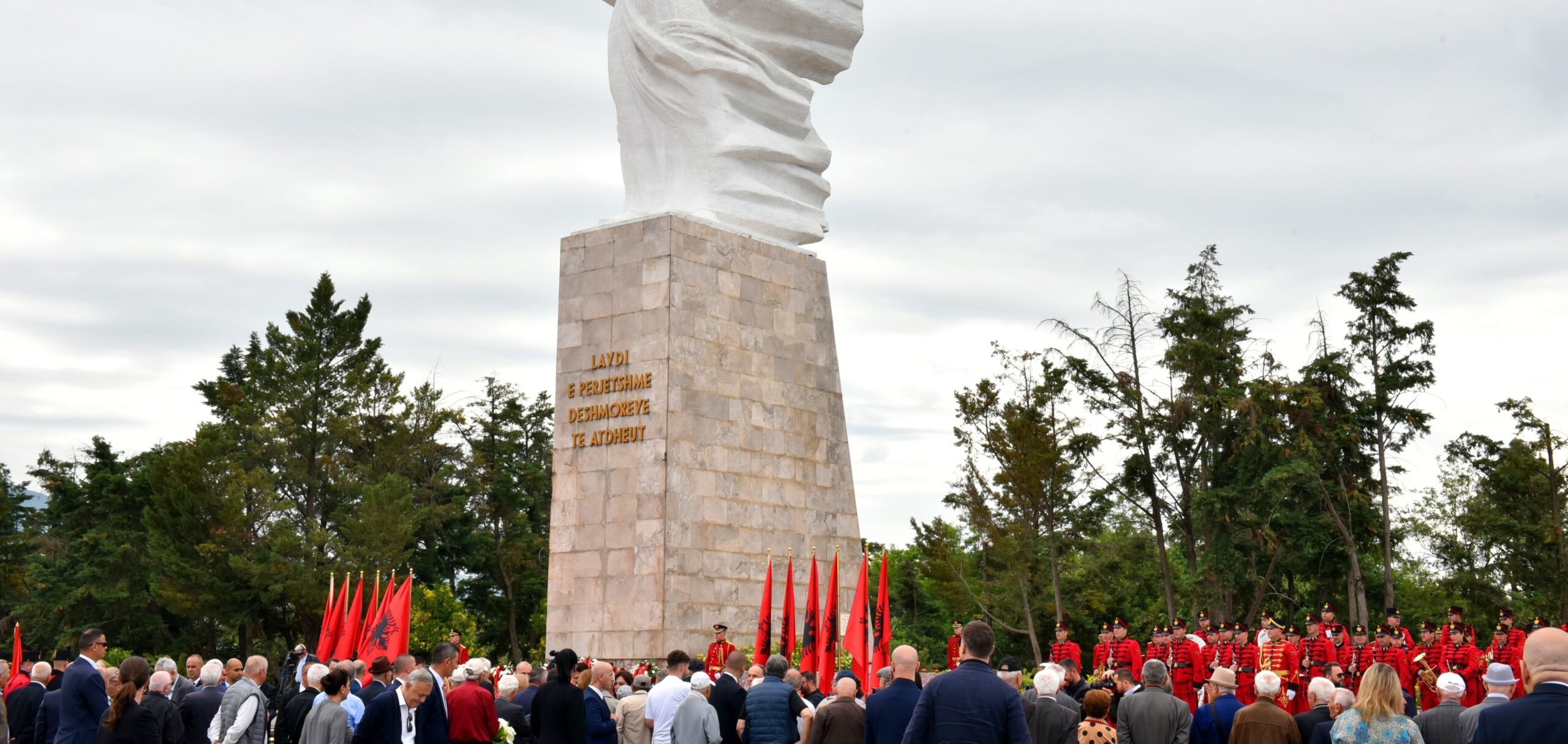 Ceremonia e nderimit të Dëshmorëve